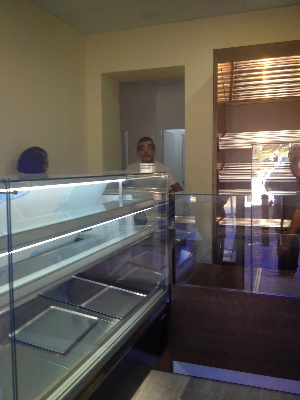 HORNOS DE PANADERIA COBAMAQ: MUEBLES DE PANADERIA en www.cobamaq.com