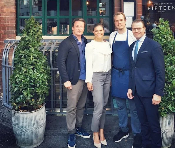 Crown Princess Victoria, Prince Daniel, Prince Oscar  visited Jamie Oliver Restaurant in London, style royal, fashions royal, newmyroyals