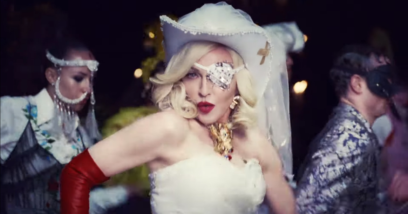 мадонна клипы слушать. мадонна на vma 2021. мадонна певица 1994. мадонна певица 2201. Madonna living for love live.