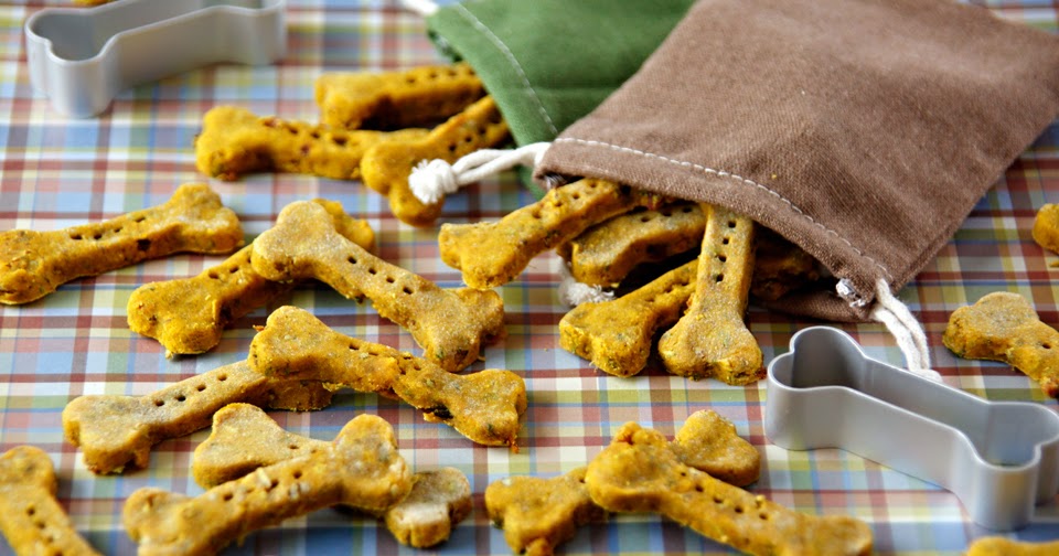Dalmatian DIY {RECIPE} Bacon Bone Dog Treats with Pumpkin and Herbs