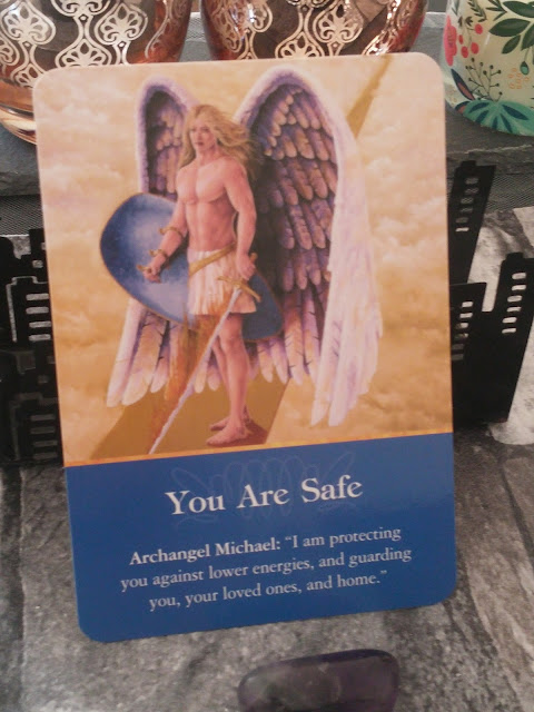 Archangel Oracle Cards - You Are Safe 