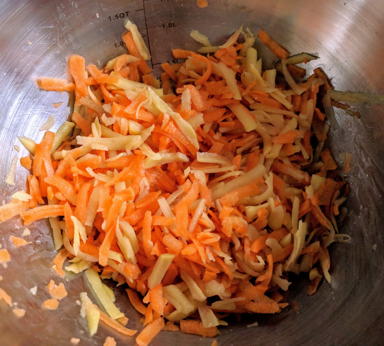 - Kartoffel-Möhren-Zucchinipuffer