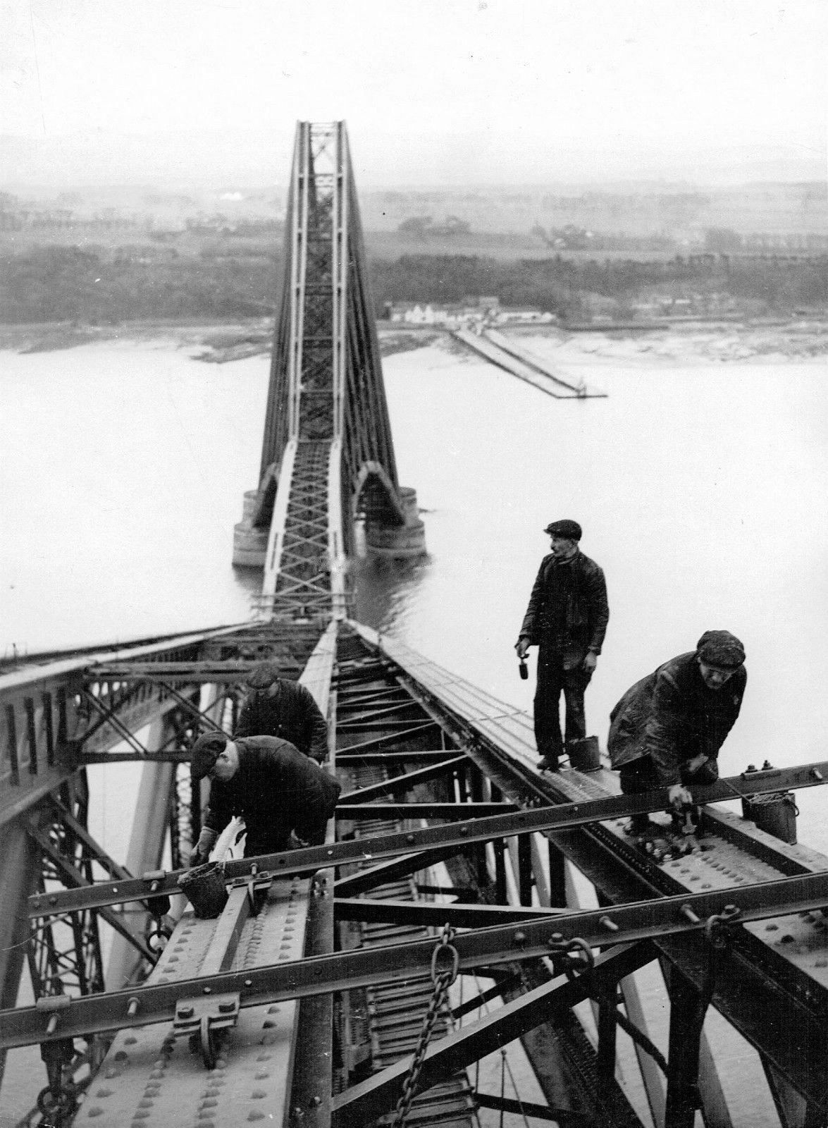 tour scotland photographs and videos old photograph workers painting forth railway bridge scotland places in scotland edinburgh scotland lake district