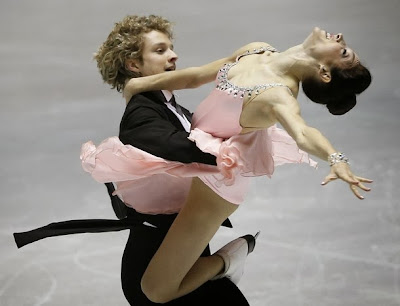Meryl Davis og Charlie White (USA) udfører deres korte dans ved NHK Trophy 2013
