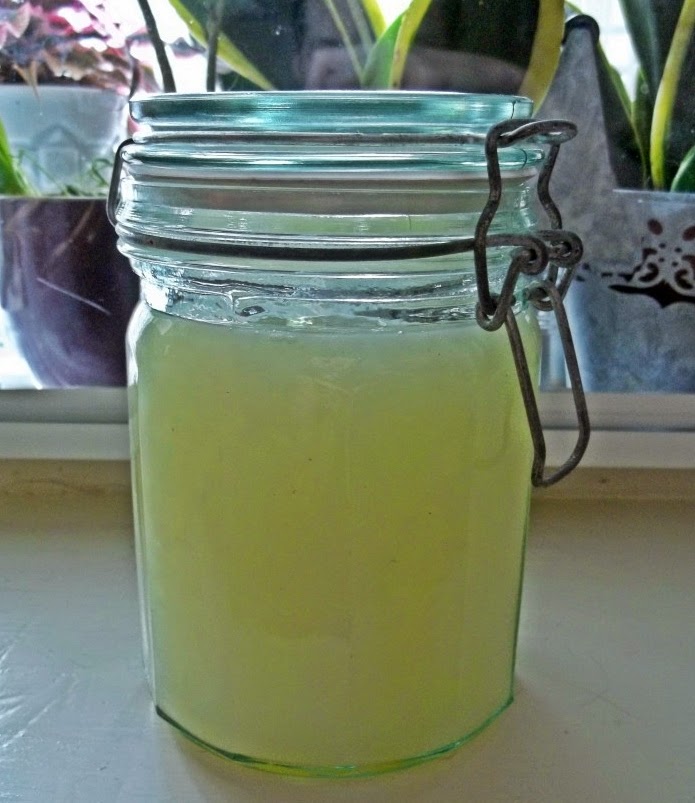 http://fanofstuff.com/homemade-liquid-laundry-detergent-recipe/