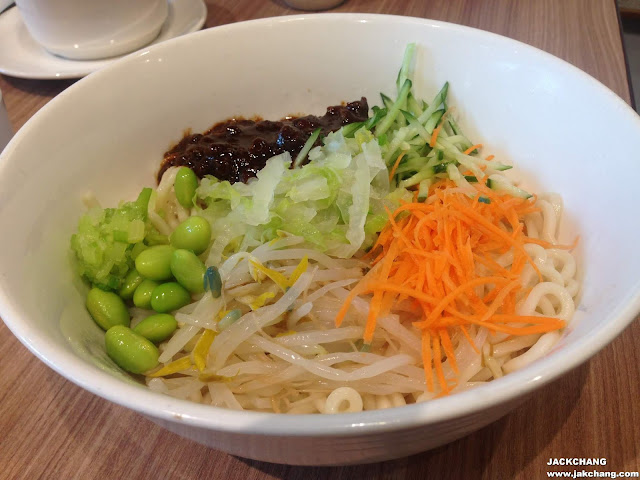 Noodles with soybean paste in Beijing style