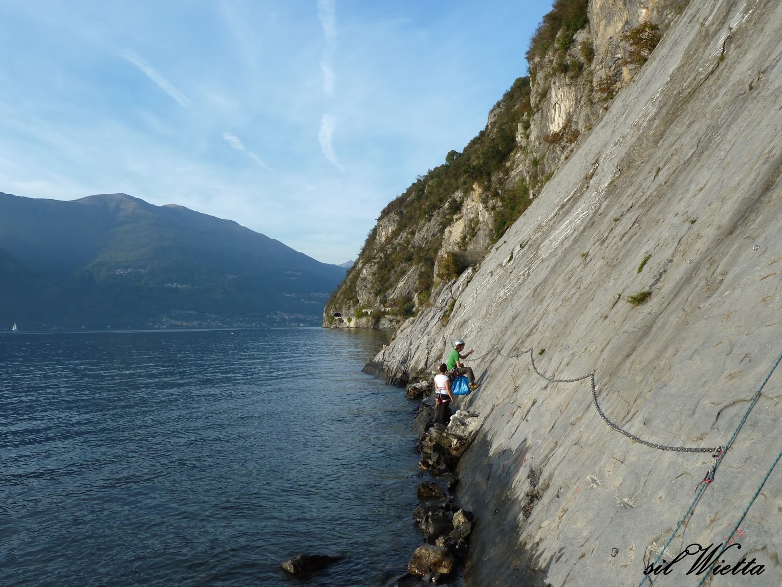 P1030732firmacorretta.jpg
