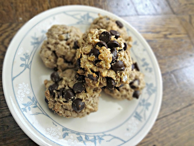 Healthy Oatmeal Almond Butter Chocolate Chip Cookies
