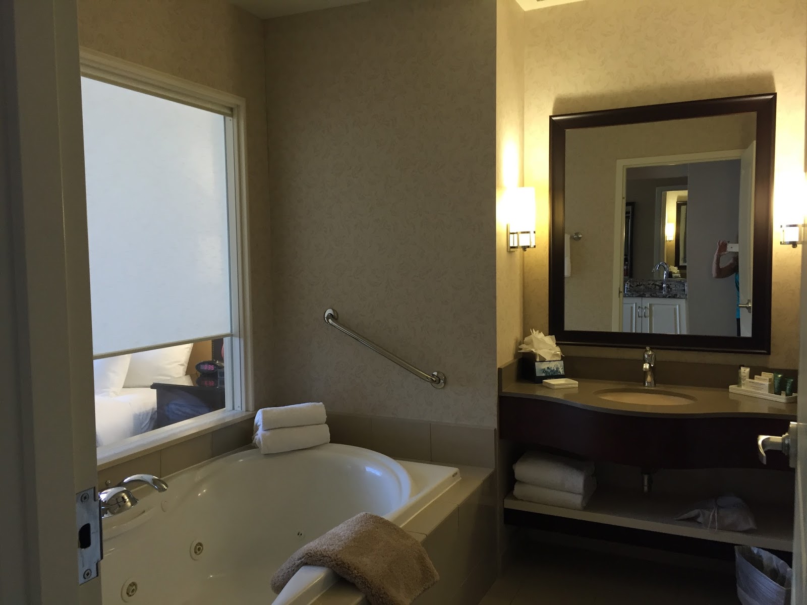 Travel Reviews & Information Niagara Falls, Canada Hilton Niagara