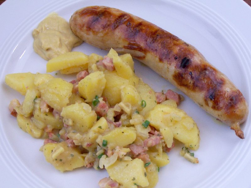 Lecker Bentos und mehr: Bratwurst und Kartoffelsalat