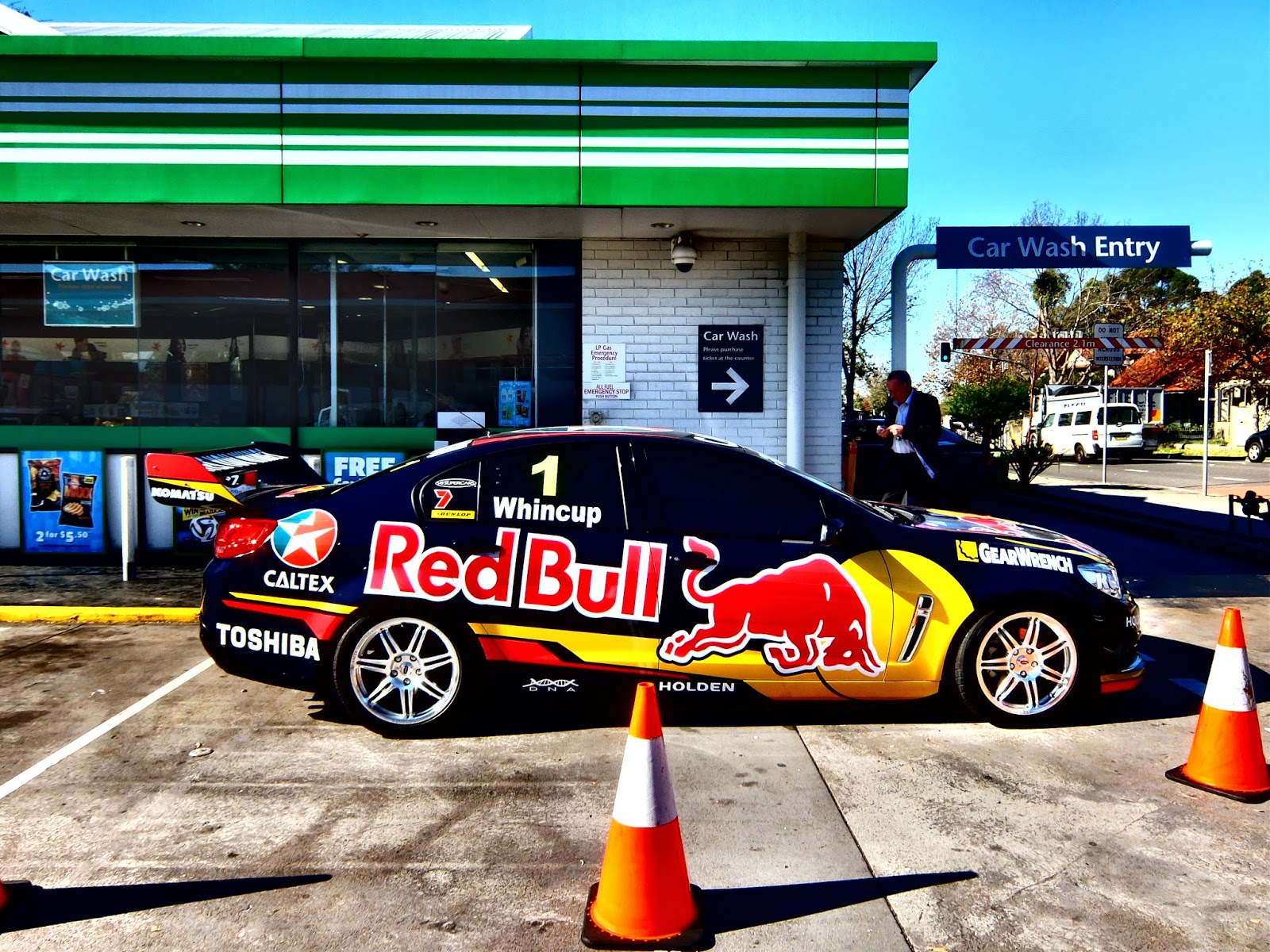 Aussie Old Parked Cars: 2014 Holden VF Commodore Race Car Replica