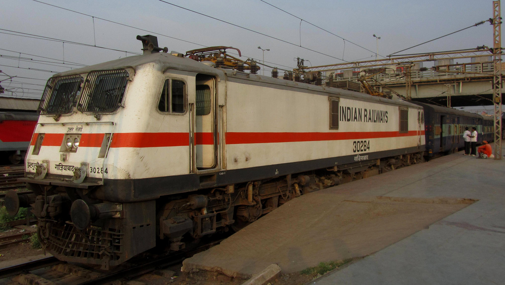 Rail Maniac POWER SUPPLY SYSTEM USED IN INDIAN RAILWAY RAKES