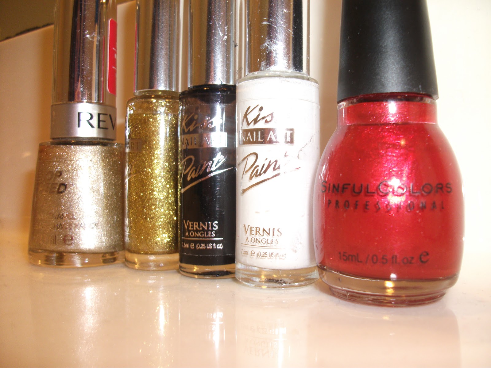 Holly Jolly Nail Tutorial! The Trendy Chick