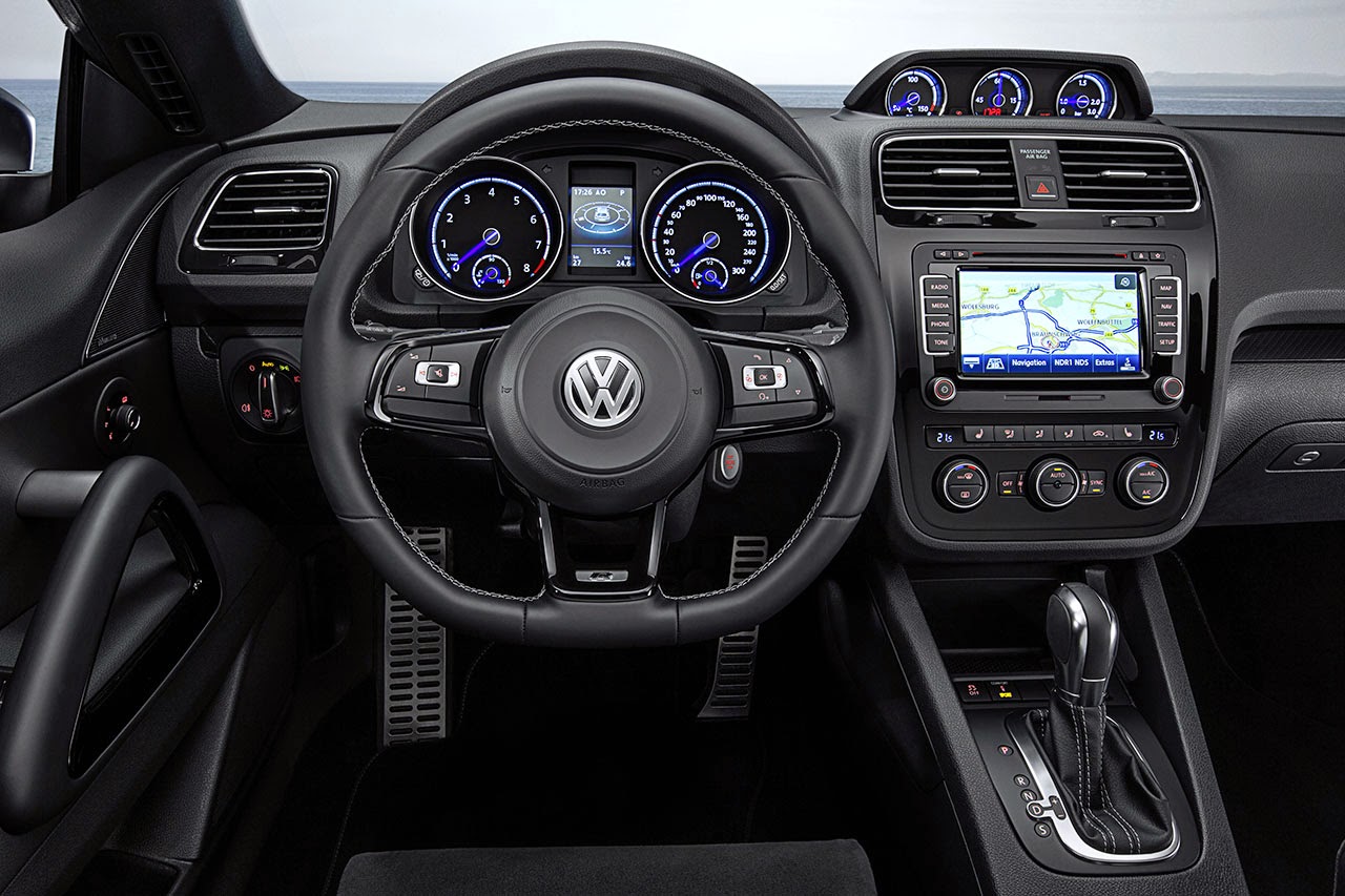 Volkswagen Scirocco R dash