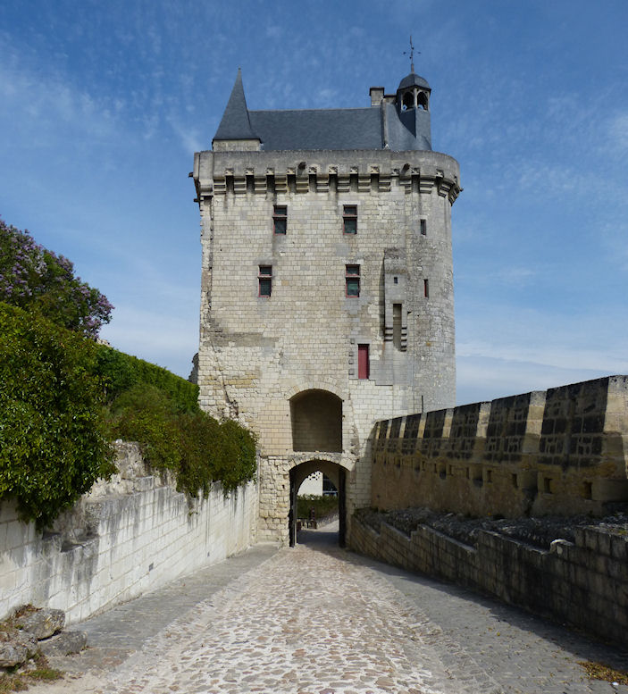 N0by An Der Loire Von Burgen Schlossern Brennenden Balken Und