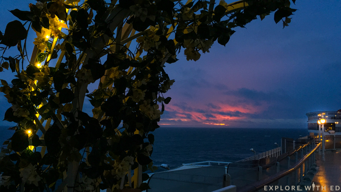 Lido deck Cunard Queen Elizabeth