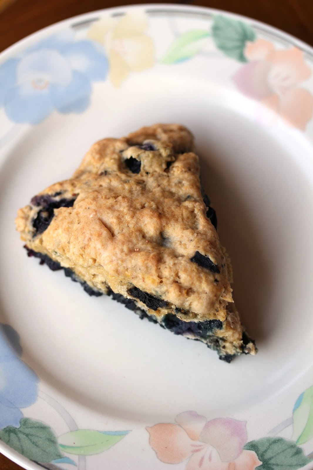 Kitchen Grrrls. Vegan food blog with lots of beautiful photos and