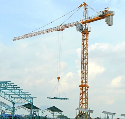 Hati-Hati Saat Menggunakan Tower Crane Hati-Hati Saat Menggunakan Tower Crane