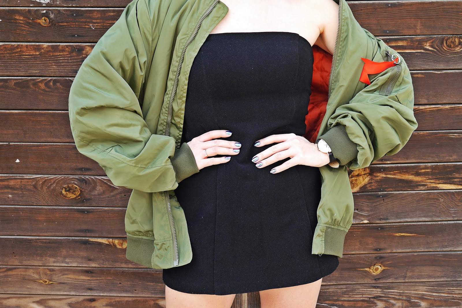 czarna sukienka h&m botki skarpetkowe renee zielona bomberka karyn blog modowy