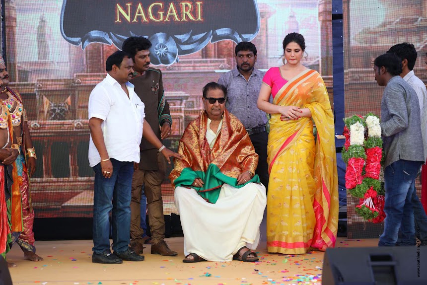 Zarine Khan at Suchirindia's Aryavartha Nagari Project Launch