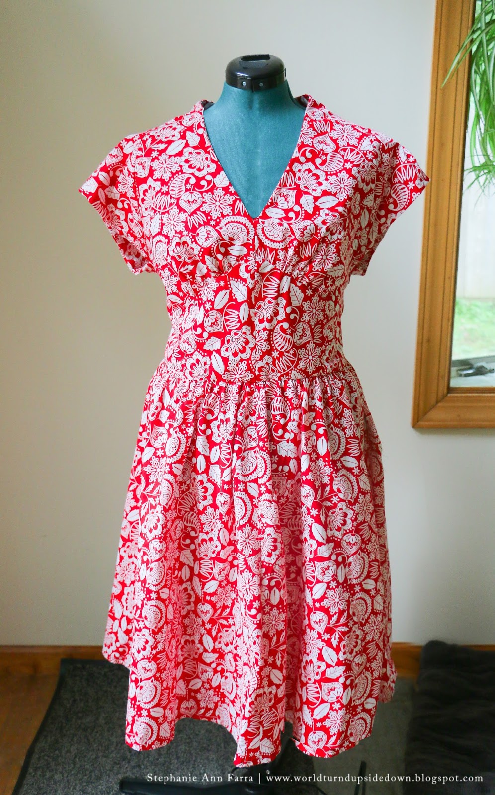 World Turn'd Upside Down: Easy 1940s Dress: Butterick B5209