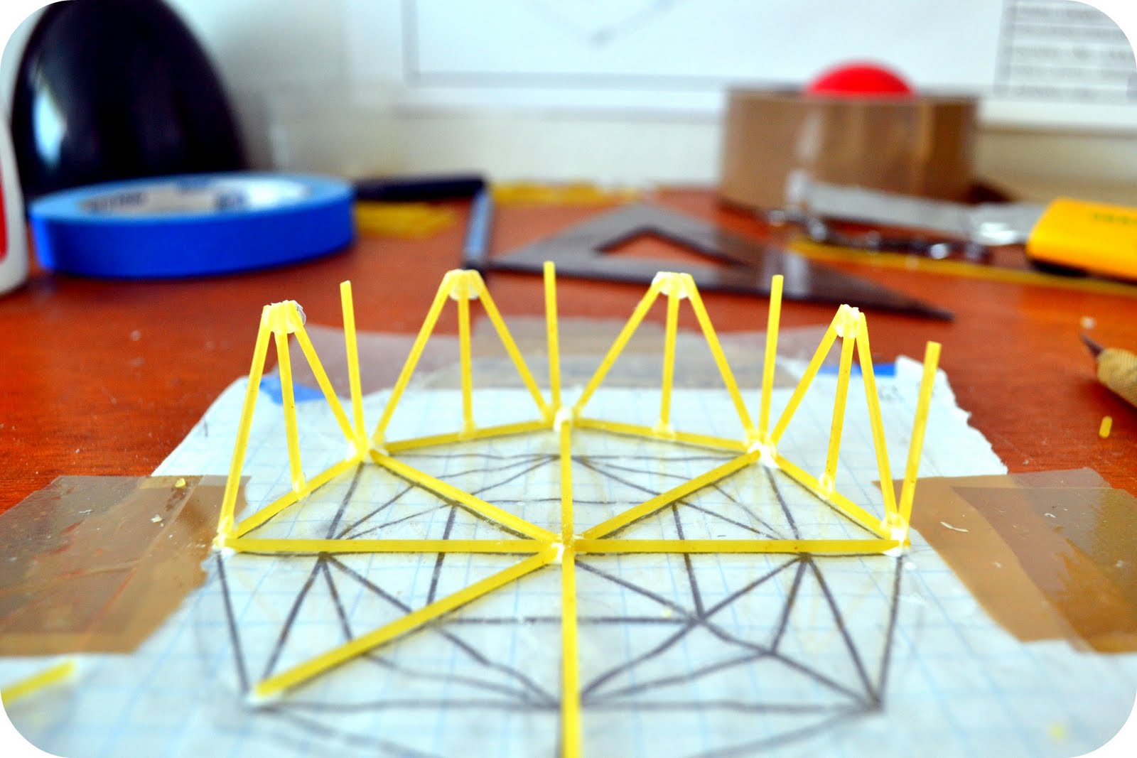 •FUNDAMENTOS DEL DISEÑO I': •TORRE DE SPAGHETTI•