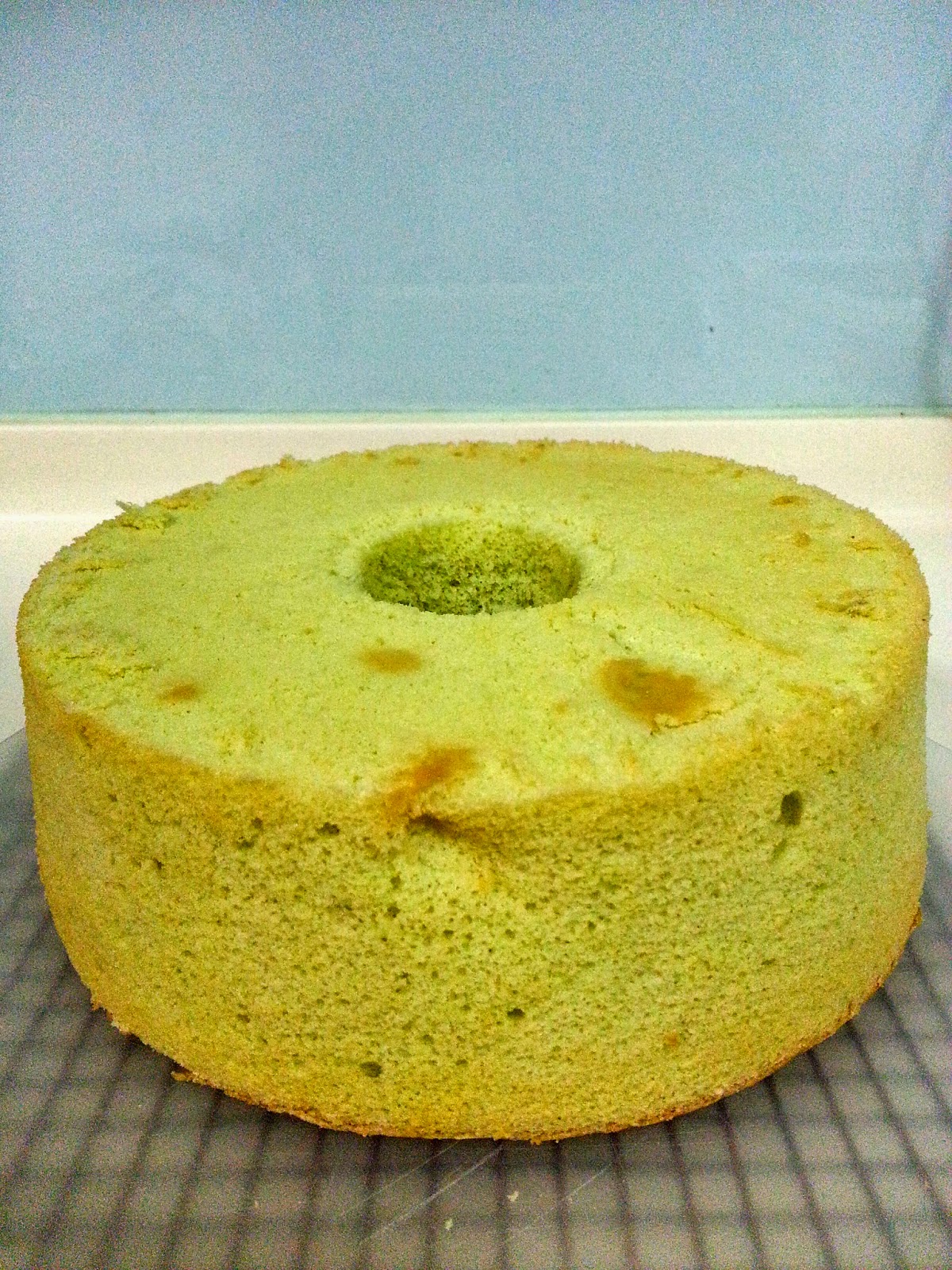 Baking on Cloud 9 Pandan rice flour chiffon cake