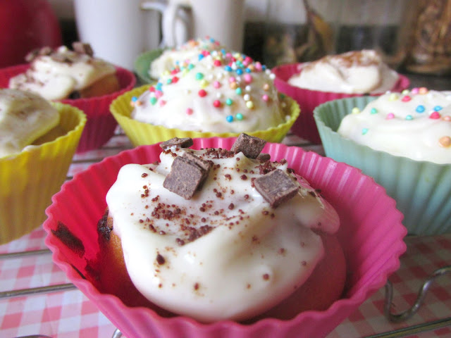 cupcakes, funfetti, chocolate chip, cinnamon