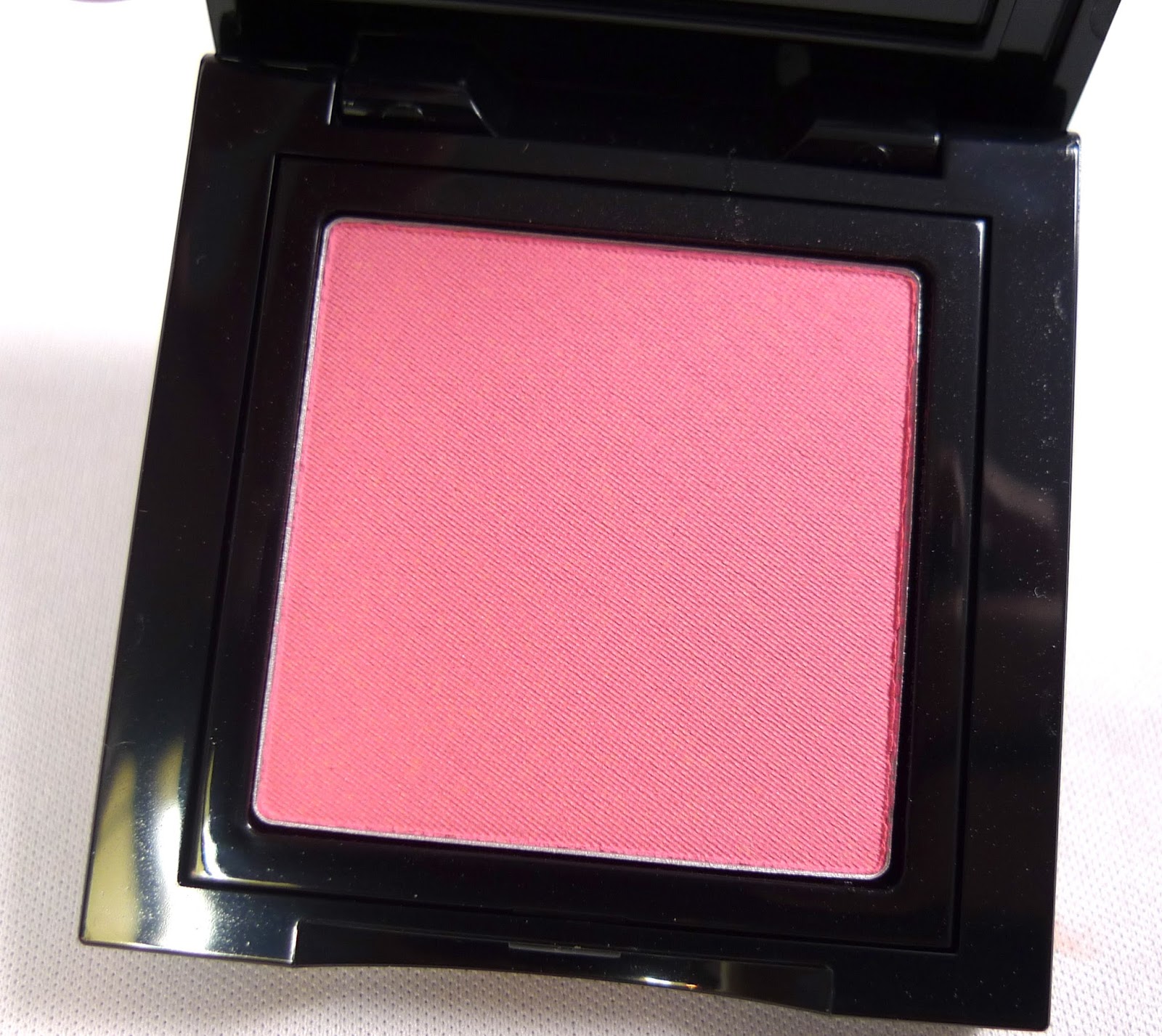 Review Bobbi Brown Powder Blush in Pink Coral
