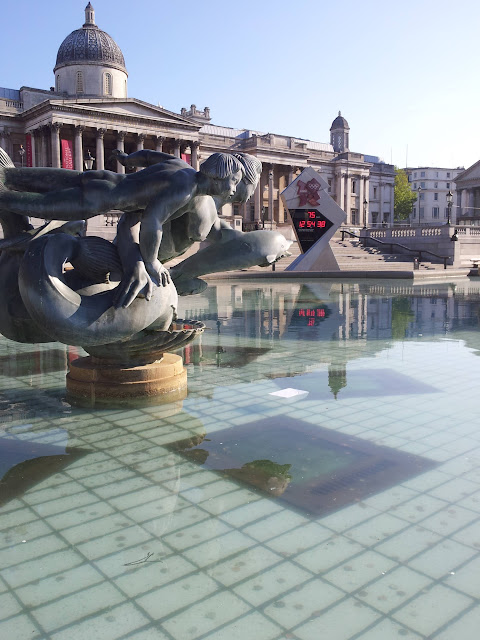 Trafalgar Square the morning after Cybher