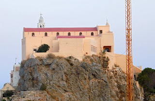 ο καθολικός ναός του αγίου Γεωργίου (Σαν Τζώρτζης) στην Άνω Σύρο