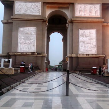 Wisata ke SLG "Arc de Triomphe" di Kediri
