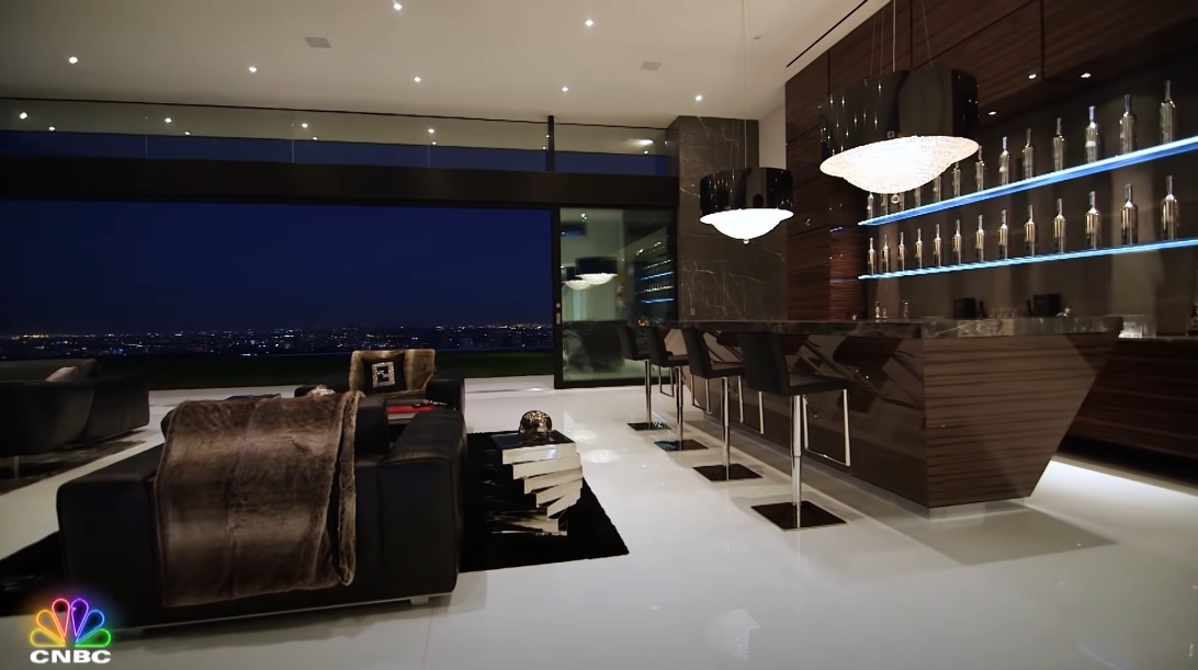 66 Interior Design Photos vs. Michael Jordan's Chicago & Bel Air Mega-Mansions Tour | Secret Lives of The Super Rich