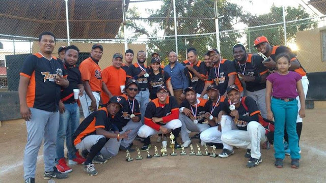 Toros Softball Club se coronan campeones del triangular independencia 2017