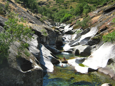 Los Pilones, en la Garganta de los Infiernos. Valle del Jerte. Los Pilones, en la Garganta de los Infiernos. Valle del Jerte.