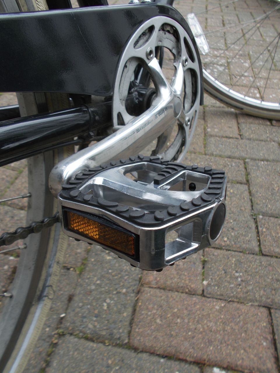 raleigh road pedals with toe clips