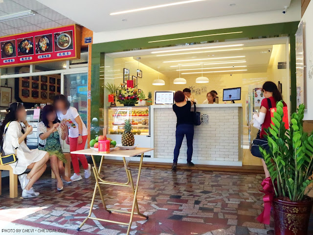 布弟弟fruit tea tea果汁專賣店，中科新鮮現打果汁開賣囉！繽紛色彩口味好獨特～