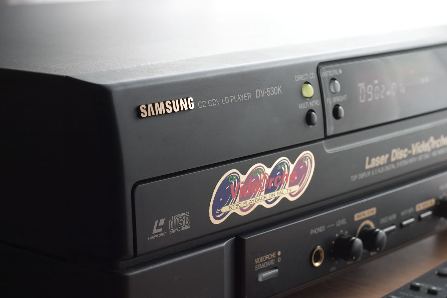 TECH WORLD МУЗЕЙ SAMSUNG LaserDisc плеер DV550KP