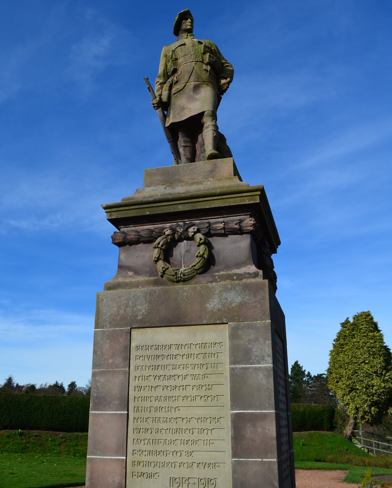 Tour Scotland Tour Scotland Photographs Video War Memorial Newburgh