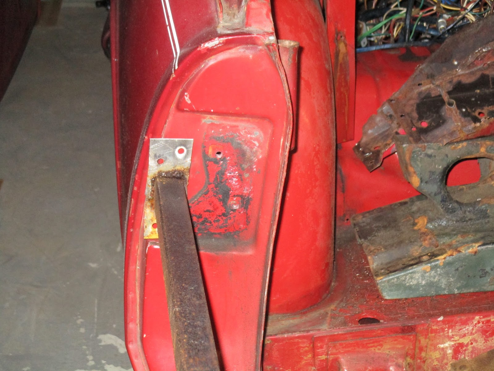 Roundtail Restoration Triumph Spitfire Body Removal Preparation 7