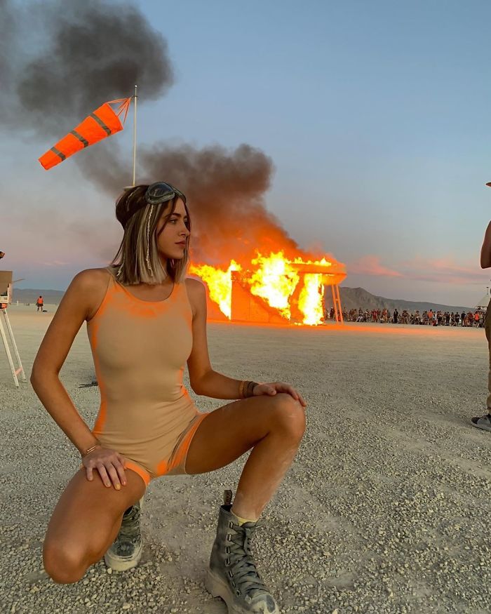 30 Incredible Pictures Of Burning Man 2019 That Prove It’s The Craziest Festival On Earth
