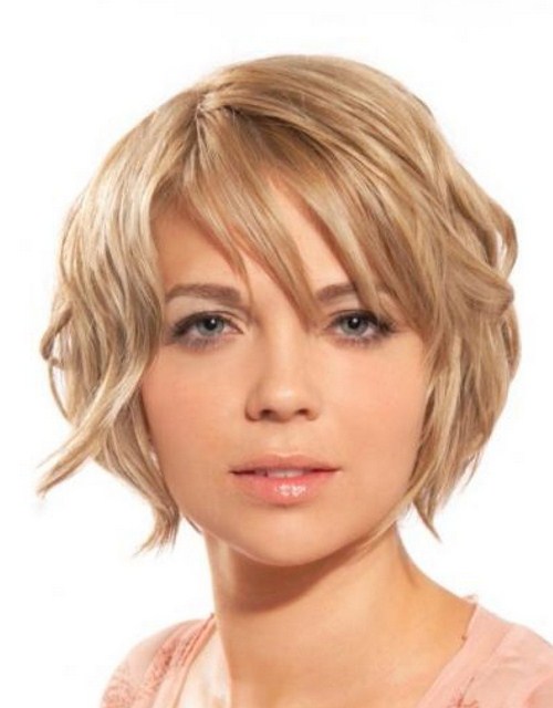 Short Hairstyles Ideas for Teenage Girls with Round Faces