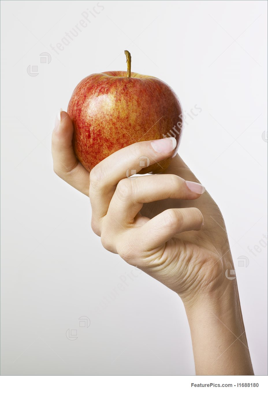 Рука с яблоком рисунок