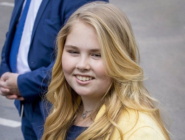 Dutch Crown Princess Catharina-Amalia celebrates her 14th birthday. Queen Máxima. Amalia wore Zara wool coat