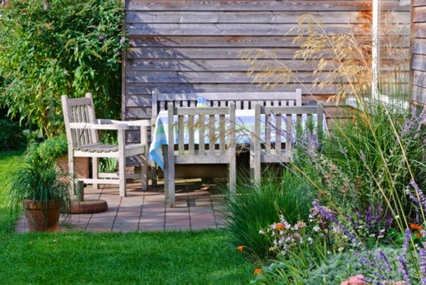 Relax in the seating area in the garden!