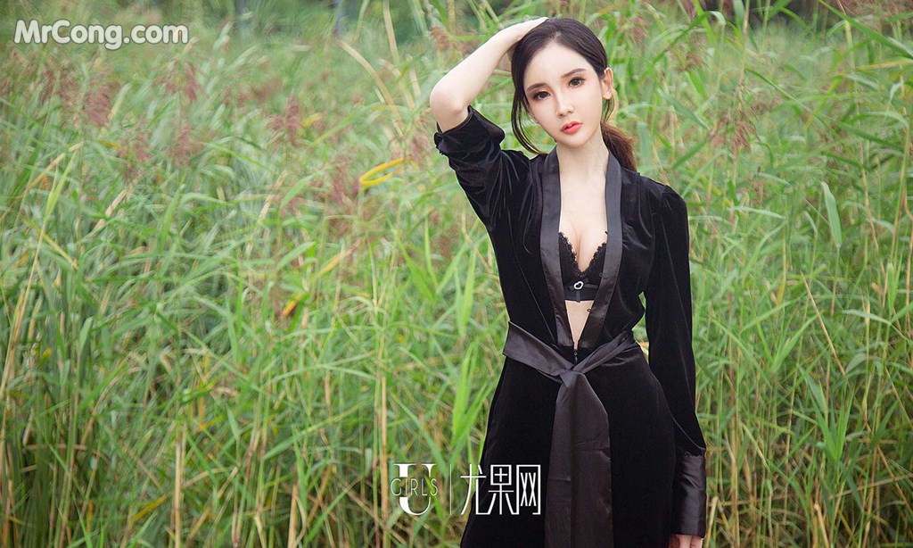 UGIRLS - Ai You Wu App No. 1238: Model A Yi Nu Er Wa Ya (阿依 努尔瓦娅) (35 photos)