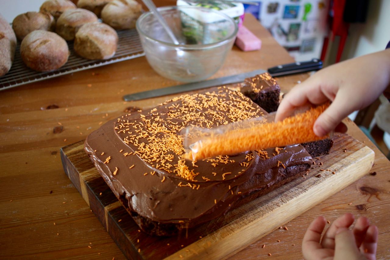 Green Gourmet Giraffe Mayonnaise Chocolate Cake (vegan option)