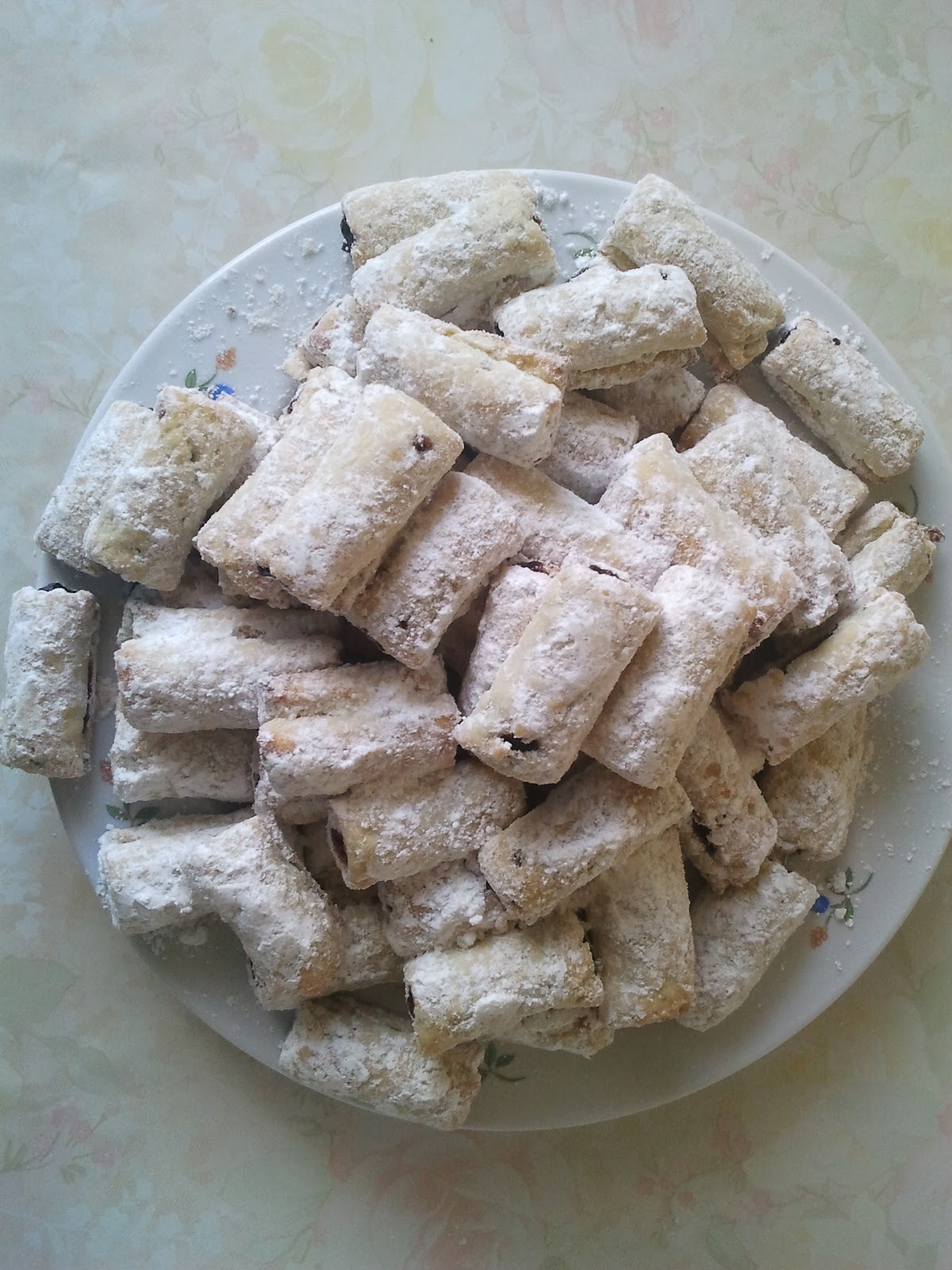 Hókifli Traditional Hungarian dessert Baklavaria