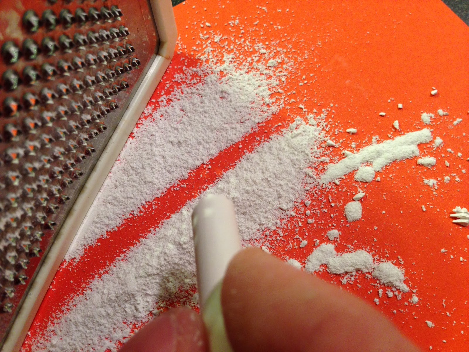 365 Designs HOW TO MAKE ERASABLE LIQUID CHALK for Painting, Stencils