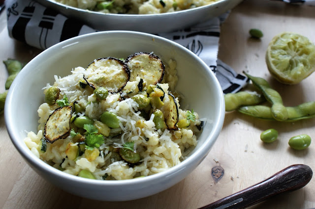 Grünes Risotto mit Zucchini und Edamame